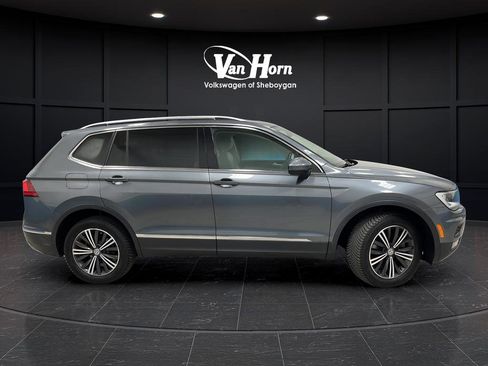 Used 2018 Volkswagen Tiguan SEL image 2