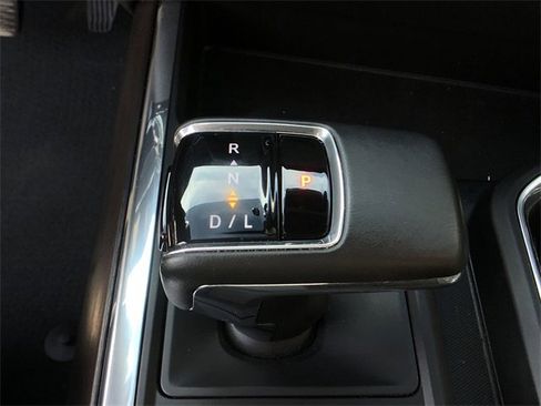 Used 2023 GMC Sierra 1500 SLT w/ SLT Premium Plus Package image 28