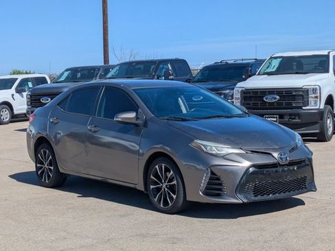Used 2018 Toyota Corolla SE image 3