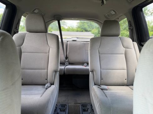Used 2011 Honda Odyssey EX image 32