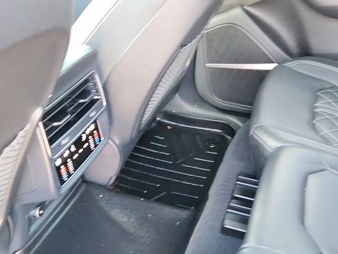 Used 2020 Audi SQ8 Premium Plus AWD/4WD image 25