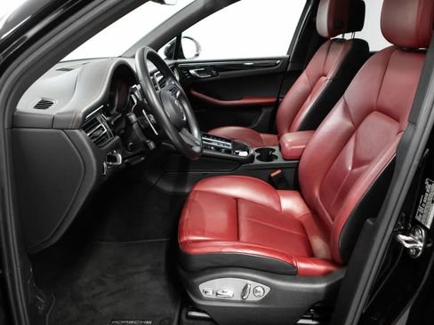 Used 2022 Porsche Macan AWD/4WD image 18