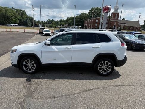 Used 2019 Jeep Cherokee Latitude Plus w/ Comfort/Convenience Group FWD image 5