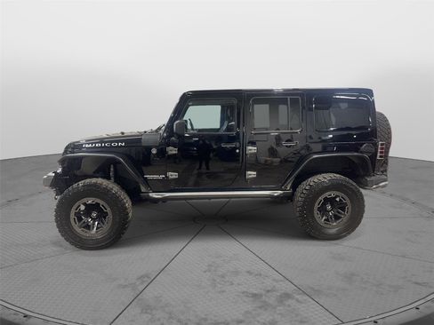 Used 2013 Jeep Wrangler Unlimited Rubicon image 16