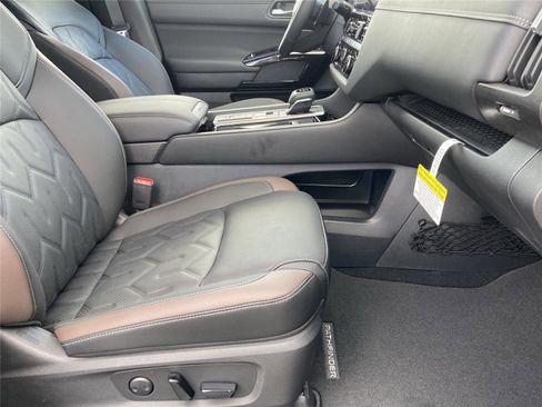 New 2026 Nissan Pathfinder Platinum image 30