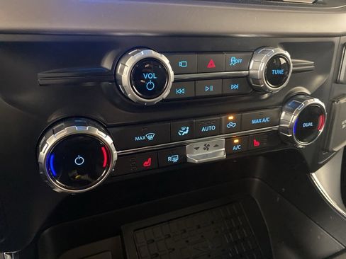 Used 2025 Ford F150 XLT w/ Equipment Group 302A MID image 22