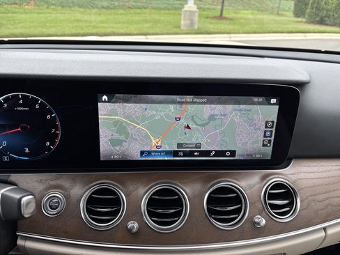Used 2021 Mercedes-Benz E 350 4MATIC Sedan w/ Premium Package image 31