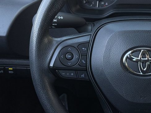 Used 2025 Toyota Corolla LE FWD image 14