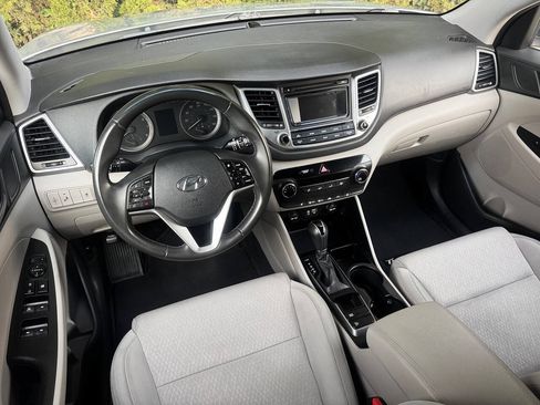 Used 2017 Hyundai Tucson Sport FWD image 8