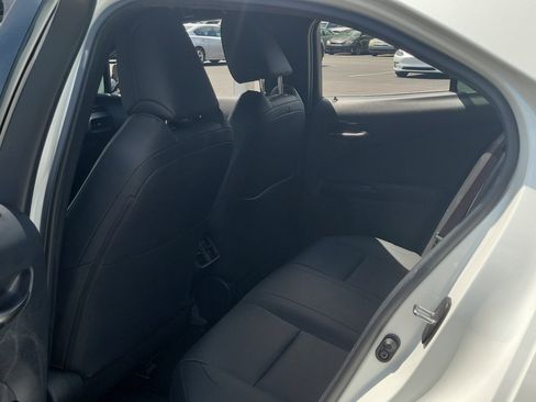 Used 2022 Lexus UX 200 w/ Accessory Package (Z1) FWD image 14
