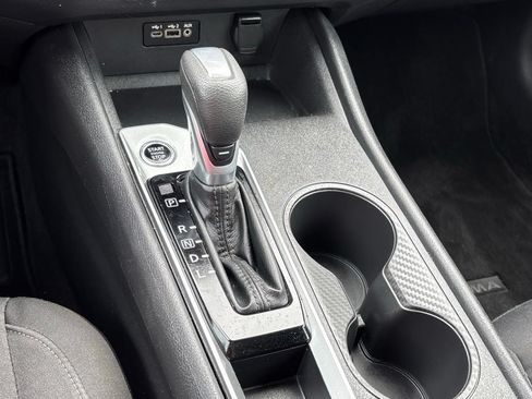 Used 2025 Nissan Altima 2.5 SV FWD image 21