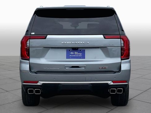Used 2025 GMC Yukon XL Denali w/ Denali Reserve Package AWD/4WD image 5