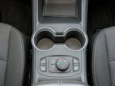 Used 2023 GMC Terrain SLE w/ Driver Convenience Package image 14