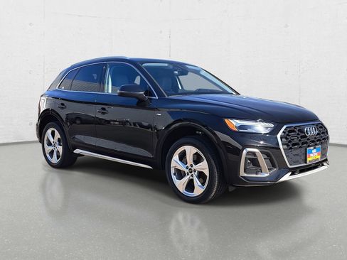 Used 2022 Audi Q5 2.0T Prestige w/ Prestige Package image 3