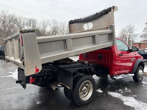 Used 2017 RAM 5500 Tradesman w/ Power & Remote Entry Group image 7