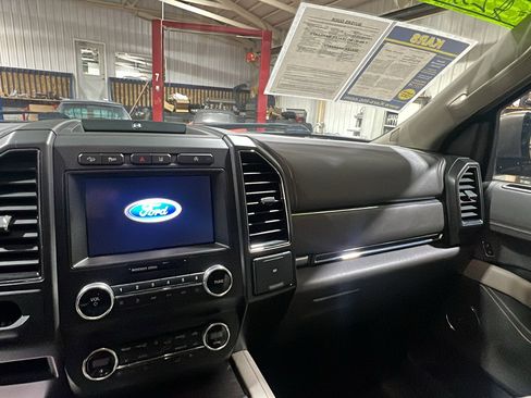 Used 2019 Ford Expedition Limited w/ Equipment Group 301A image 13