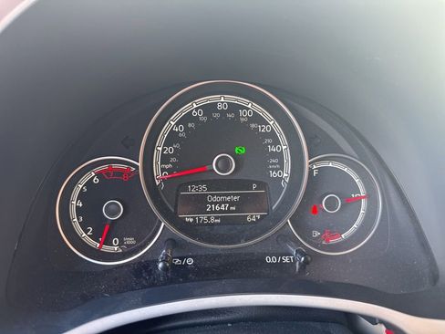 Used 2019 Volkswagen Beetle 2.0T SE image 9