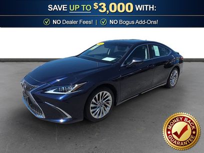 Used 2019 Lexus ES 300h w/ Accessory Package 2