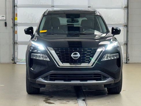 Used 2023 Nissan Rogue SL w/ SL Premium Package image 2