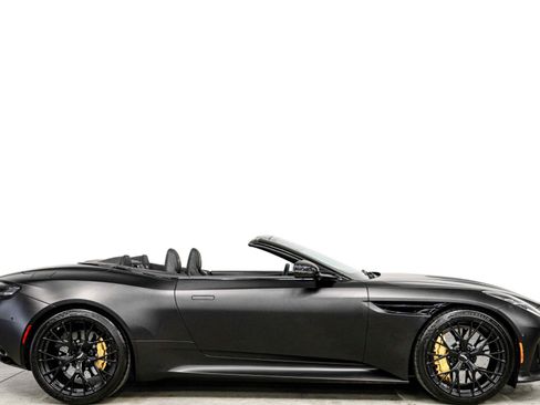 Used 2025 Aston Martin DB12 Convertible RWD image 2
