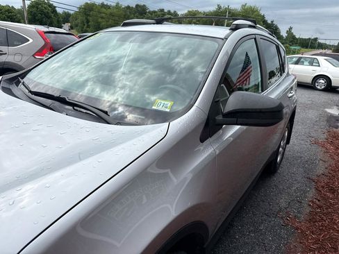 Used 2015 Toyota RAV4 LE AWD/4WD image 5