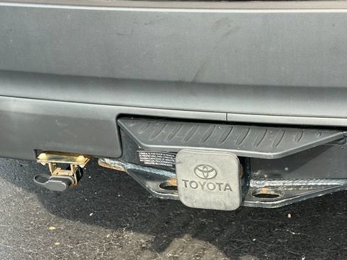 Used 2018 Toyota Highlander Limited AWD/4WD image 11