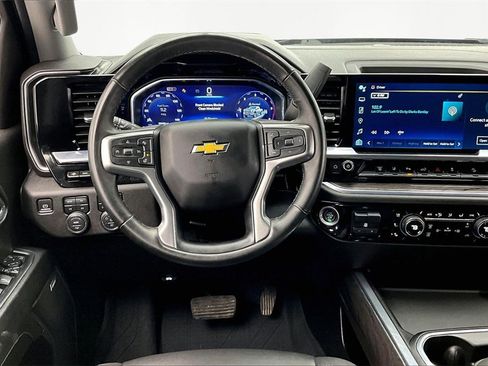 Used 2024 Chevrolet Silverado 2500 LTZ w/ LTZ Convenience Package image 5
