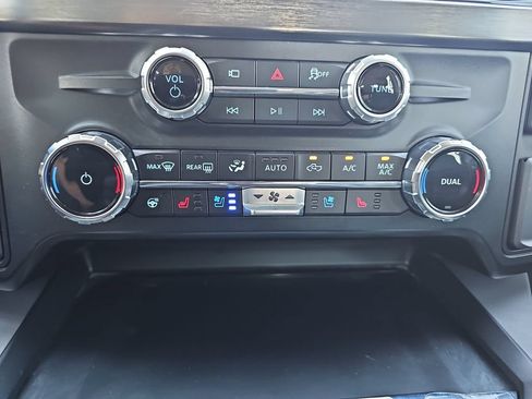 Used 2025 Ford F250 Lariat w/ Lariat Ultimate Package AWD/4WD image 23