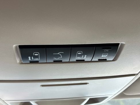 Used 2016 Dodge Grand Caravan SXT w/ Rear Park Assist Package FWD image 35