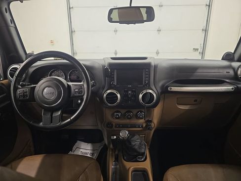Used 2013 Jeep Wrangler Unlimited Sahara w/ Connectivity Group AWD/4WD image 27