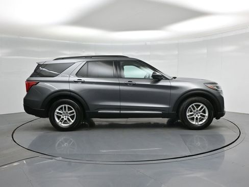 Used 2025 Ford Explorer Active image 25