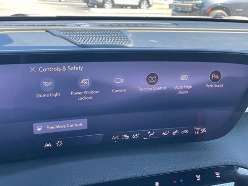 Used 2025 Buick Enclave Preferred image 10