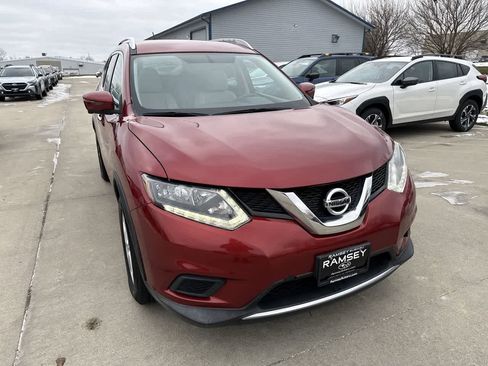 Used 2016 Nissan Rogue SV w/ SV Premium Package image 8