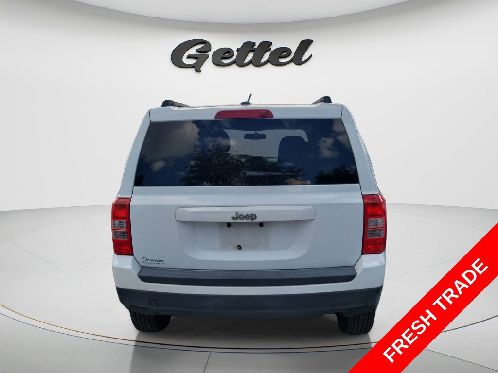 Used 2016 Jeep Patriot Sport w/ Power Value Group FWD image 4
