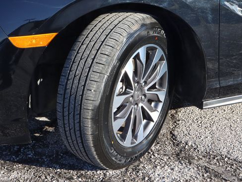 Used 2024 Honda Odyssey EX-L image 17