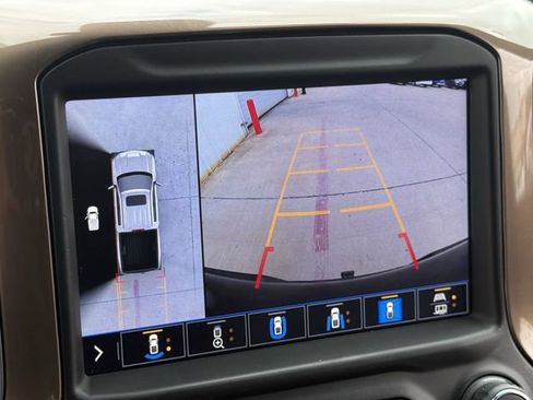 Used 2020 Chevrolet Silverado 1500 High Country w/ Technology Package image 19