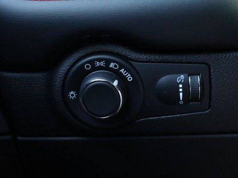 Used 2025 Dodge Durango GT AWD/4WD image 23