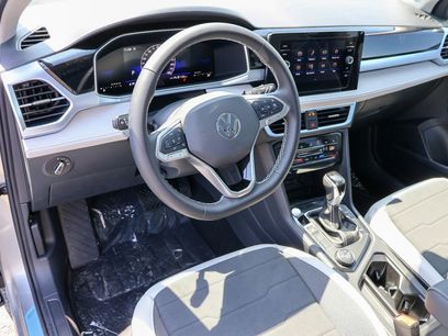 New 2025 Volkswagen Taos SE
