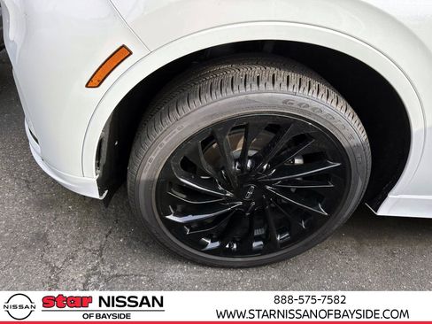 Used 2025 Lincoln Aviator Reserve w/ Jet Appearance Package image 6