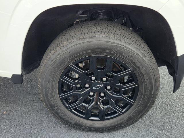 Certified 2026 Chevrolet Colorado W/T w/ WT Custom Package RWD image 8