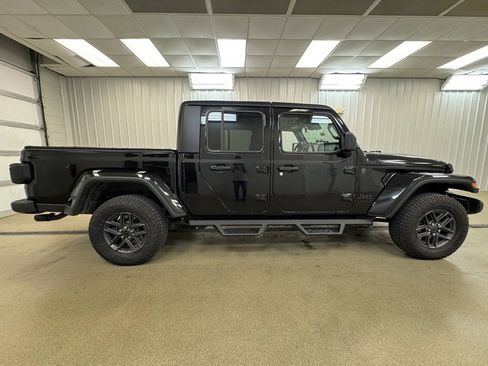 Used 2024 Jeep Gladiator Sport image 5