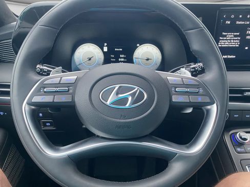 Used 2025 Hyundai Palisade Calligraphy AWD/4WD image 13