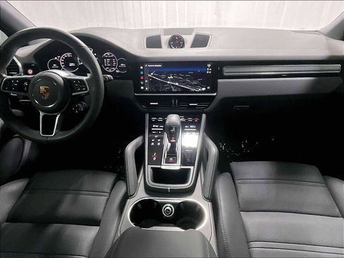 Used 2023 Porsche Cayenne Platinum Edition image 17