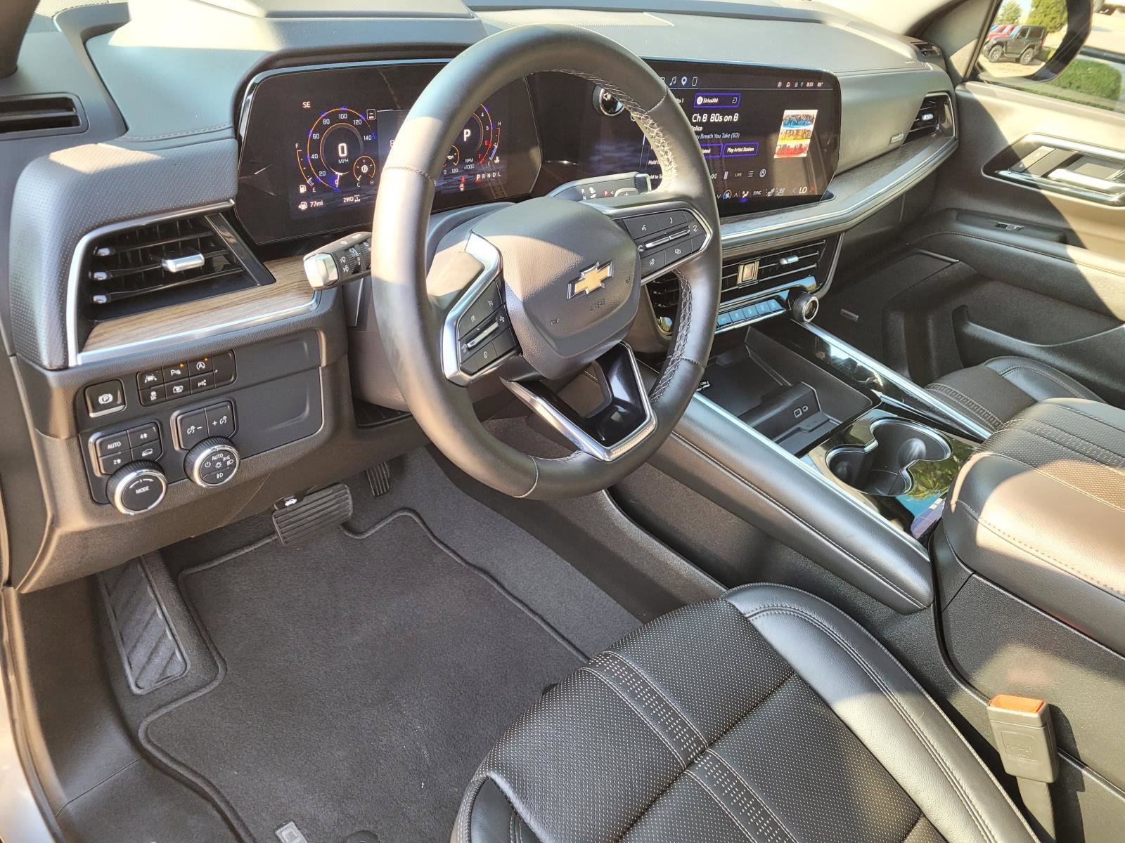 Used 2025 Chevrolet Tahoe High Country AWD/4WD image 25