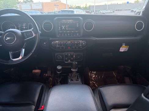 Used 2020 Jeep Gladiator Overland AWD/4WD image 17