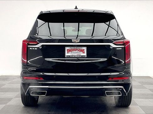 Used 2025 Cadillac XT6 Premium Luxury image 3
