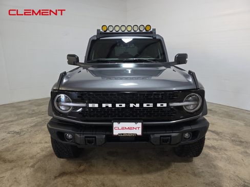 Used 2023 Ford Bronco Wildtrak image 2