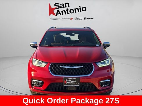 New 2026 Chrysler Pacifica Pinnacle image 3