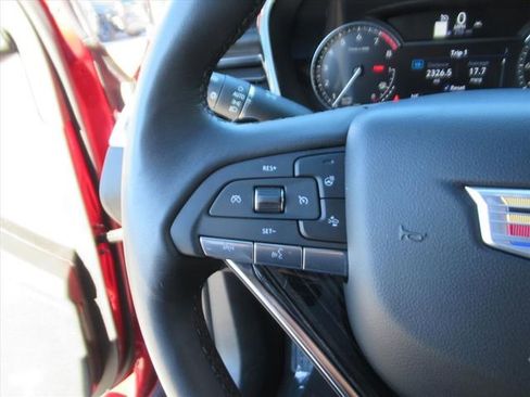 Used 2025 Cadillac XT6 Premium Luxury image 18