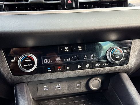 Used 2023 Mitsubishi Outlander SEL image 21